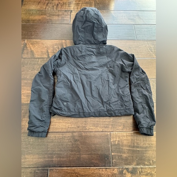 Lululemon Windbreaker Jacket Womens 4 Black 1/2 Zip Hooded Cropped Running - Picture 3 of 7